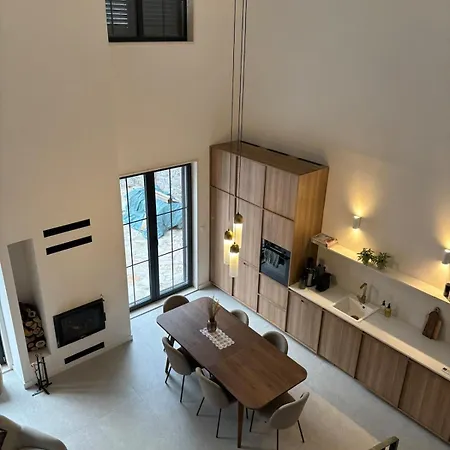 Espinosa Villa *